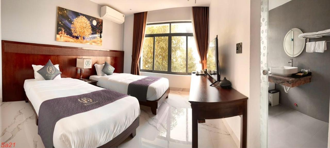 Blue Sea Hue Hotel Bagian luar foto