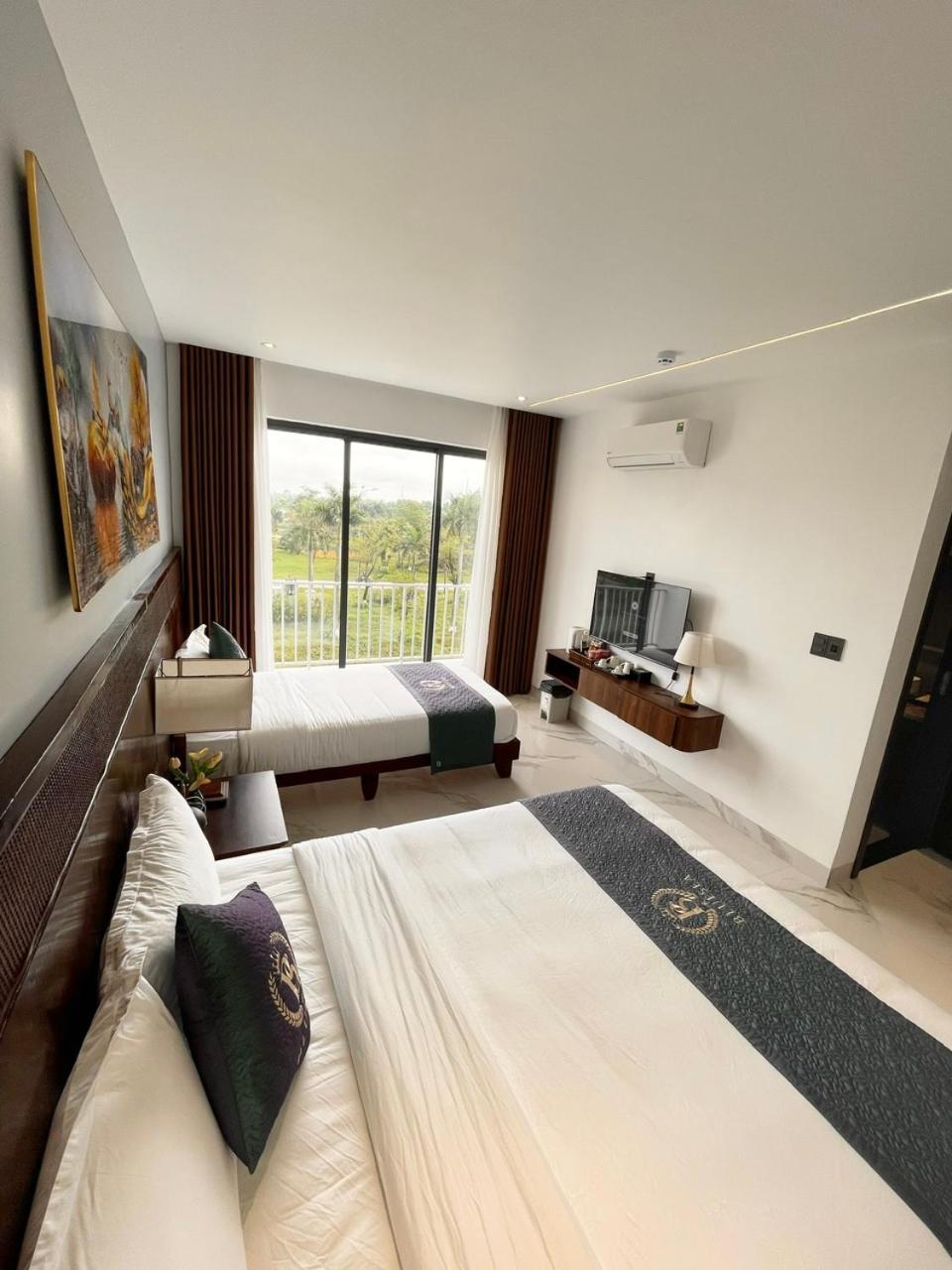 Blue Sea Hue Hotel Bagian luar foto